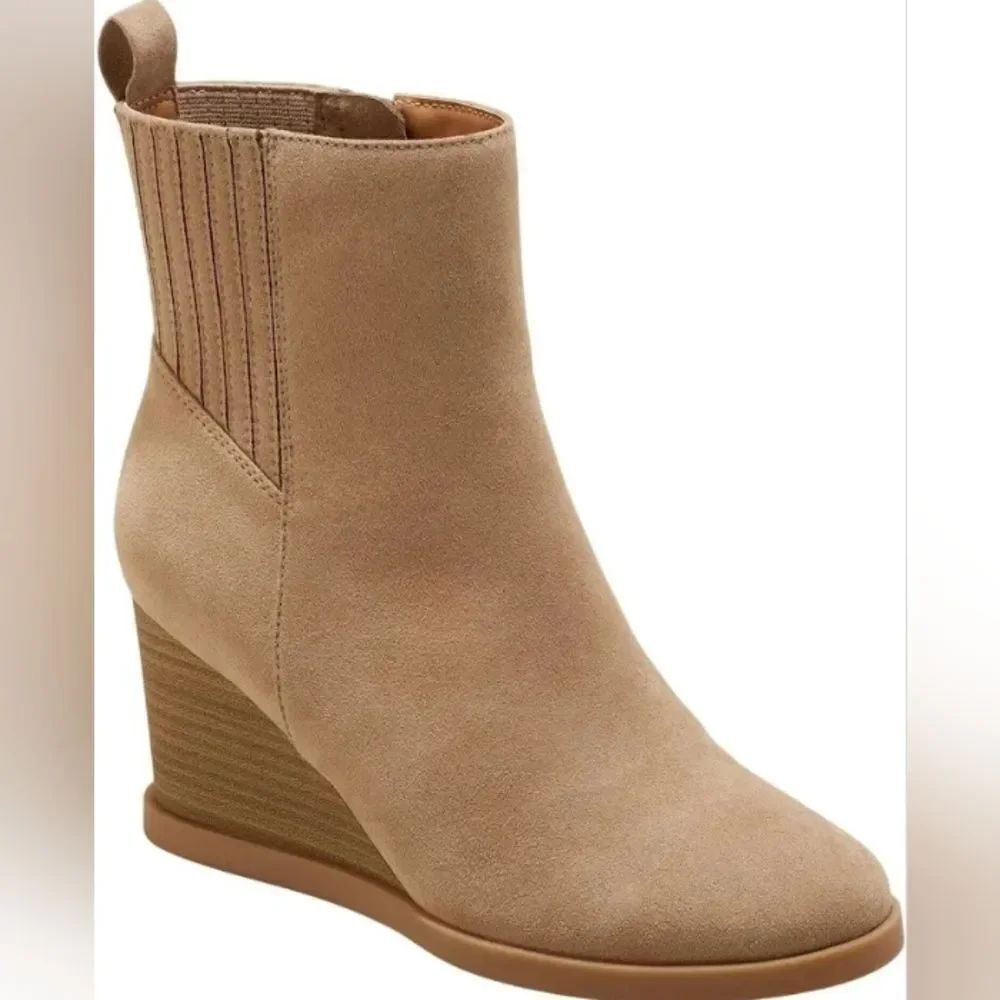 (50-4167) Universal Thread Cypress Winter Boots Sz 8.5!